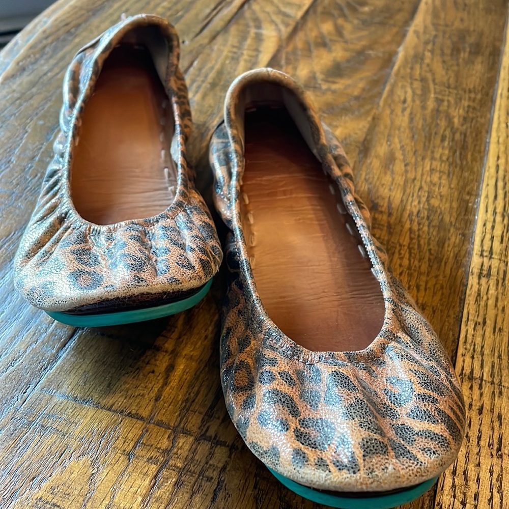 Well-loved Leopard Tieks, size 9